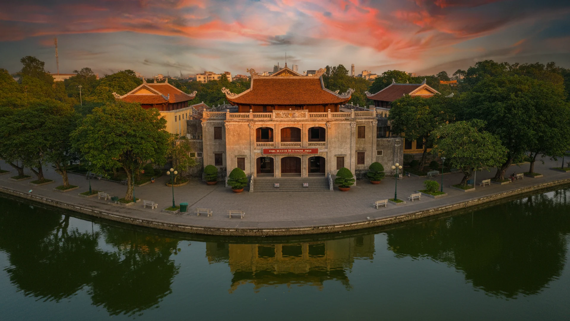 Hanoi Water Puppet Show: Theaters, Seats, Tickets