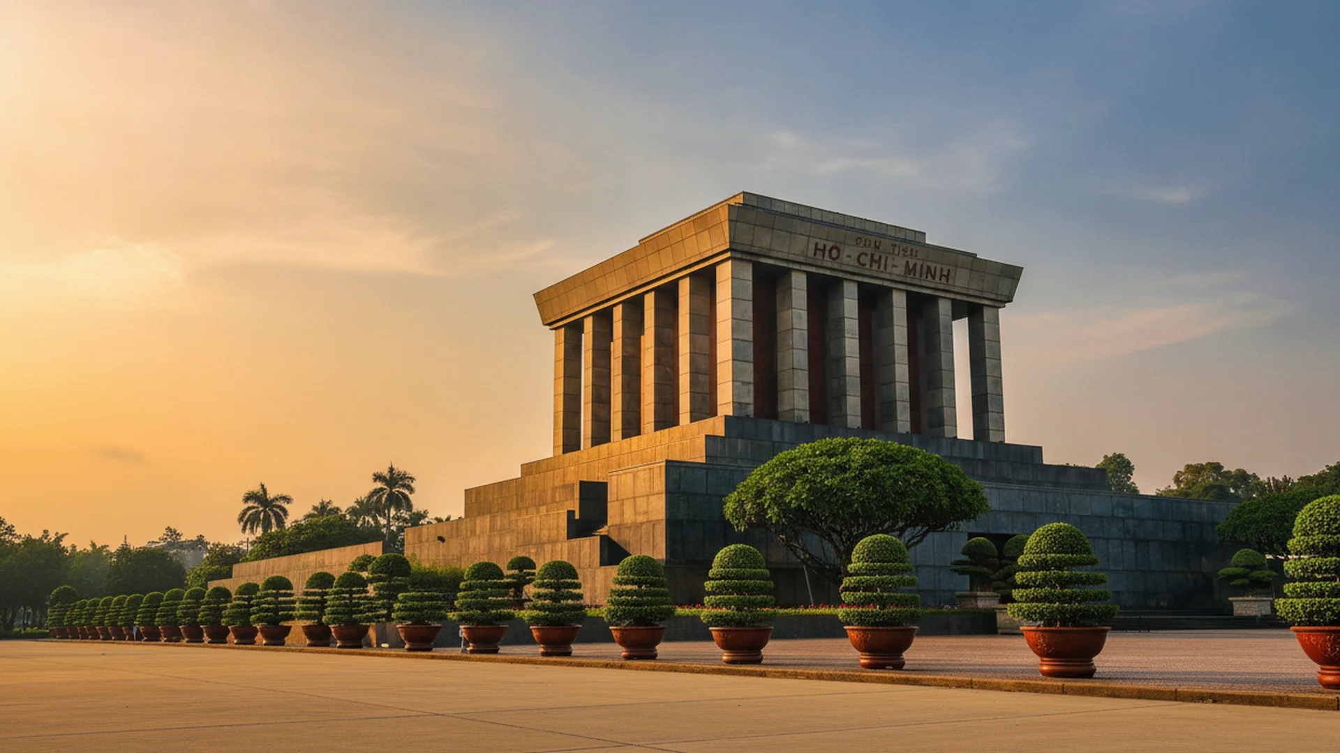 Ho Chi Minh Mausoleum Opening Hours, Dress Code & Queue Tips