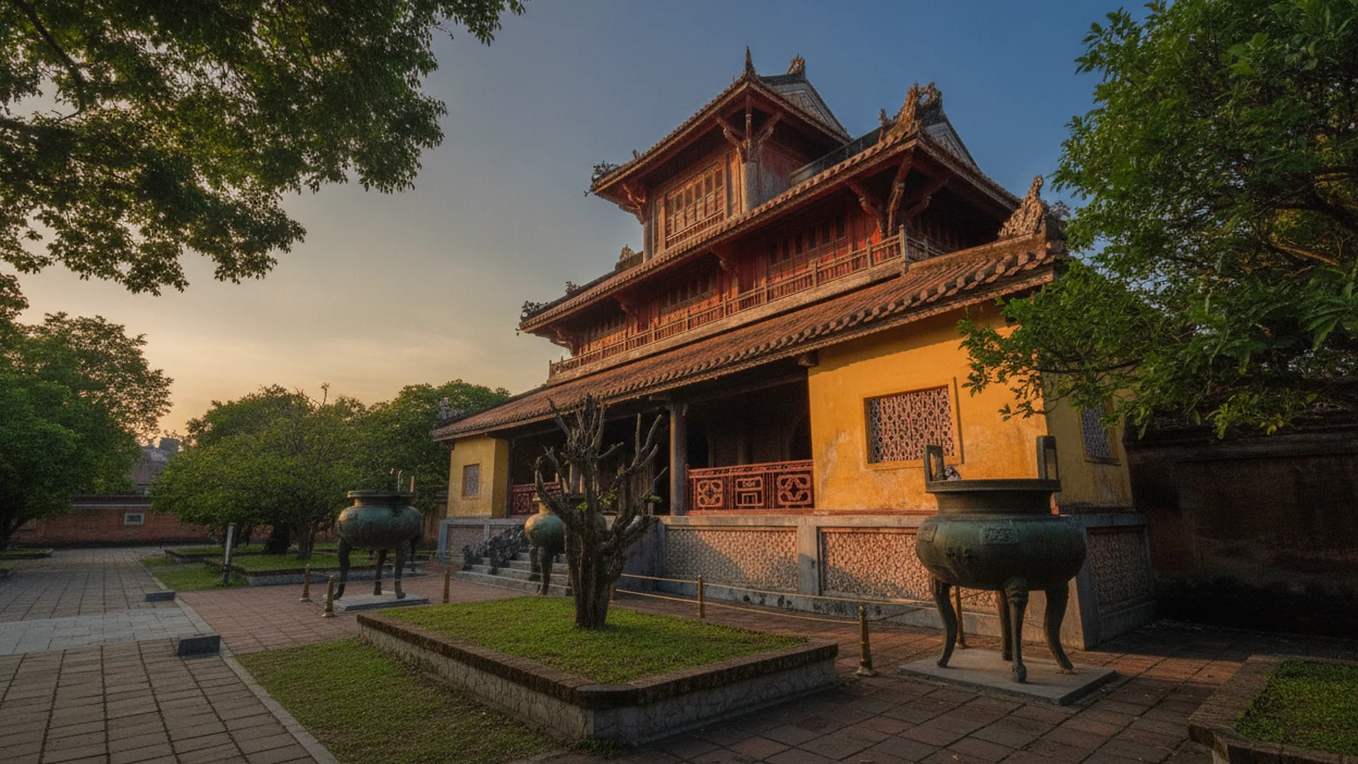 Hue Travel Guide: Imperial City, DMZ, Food, Tombs, and Tips